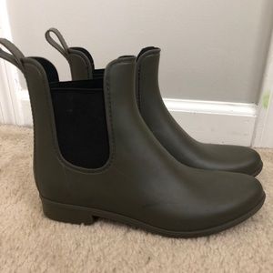 Green Chelsea Rain Boots